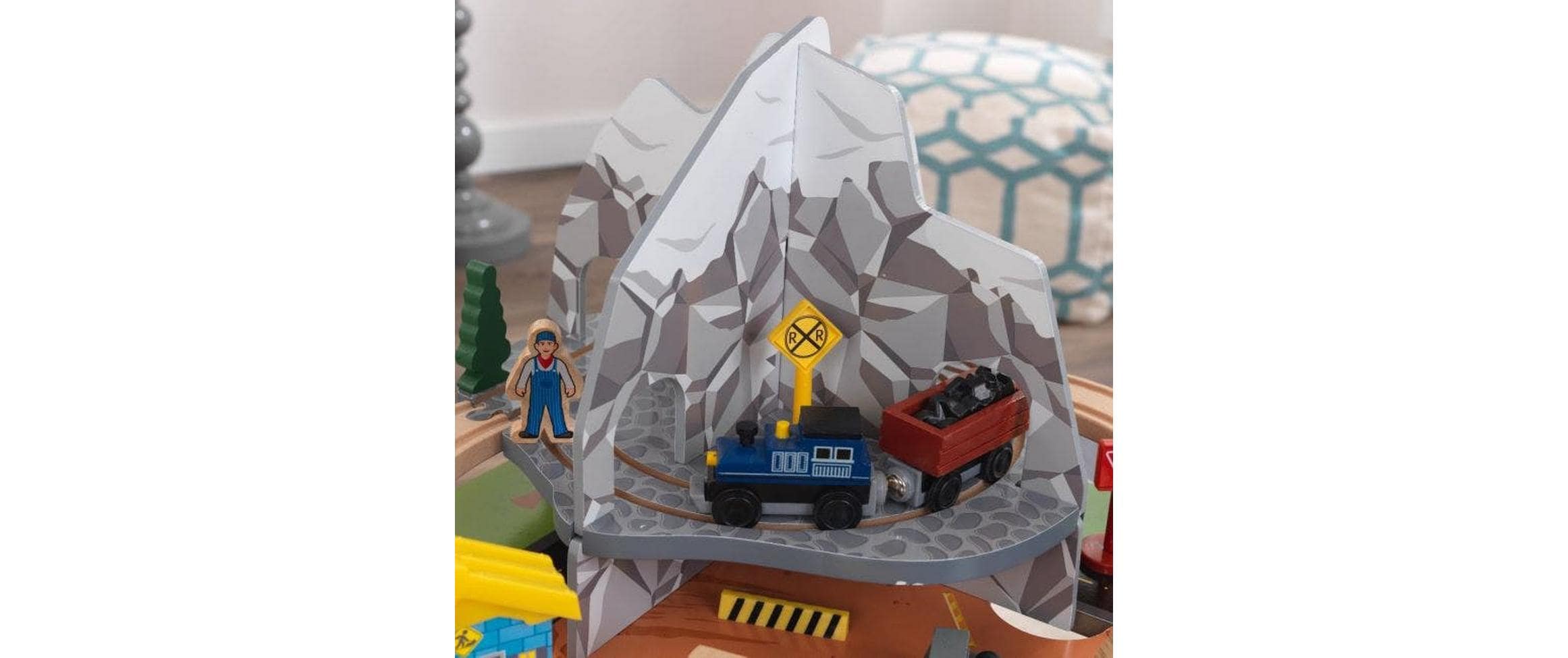 Rocky Mountain Train Set & Table 